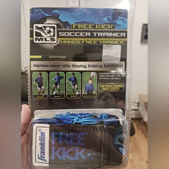 Franklin MLS Free Kick Soccer Trainer - Picture 1 of 4